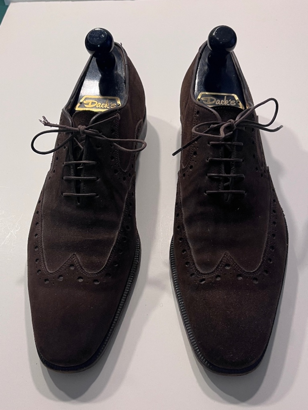 Men’s Ferragamo rich brown suede wingtips made in Italy 10.5D